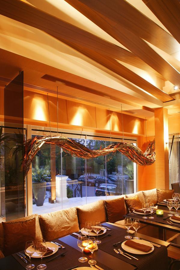 เทโอเซเนีย เรสซิเดนซ์ Hotel กีฟีเซีย ภายนอก รูปภาพ