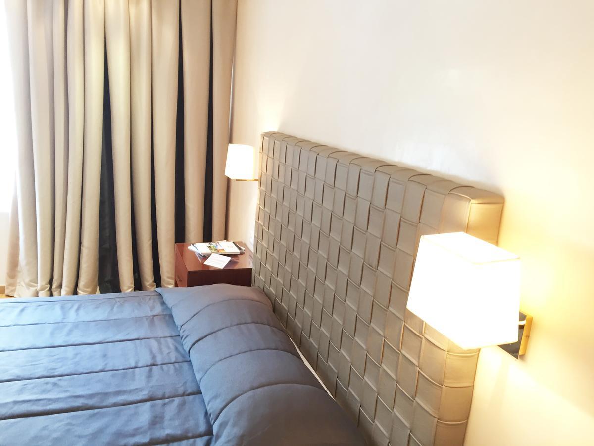 เทโอเซเนีย เรสซิเดนซ์ Hotel กีฟีเซีย ภายนอก รูปภาพ
