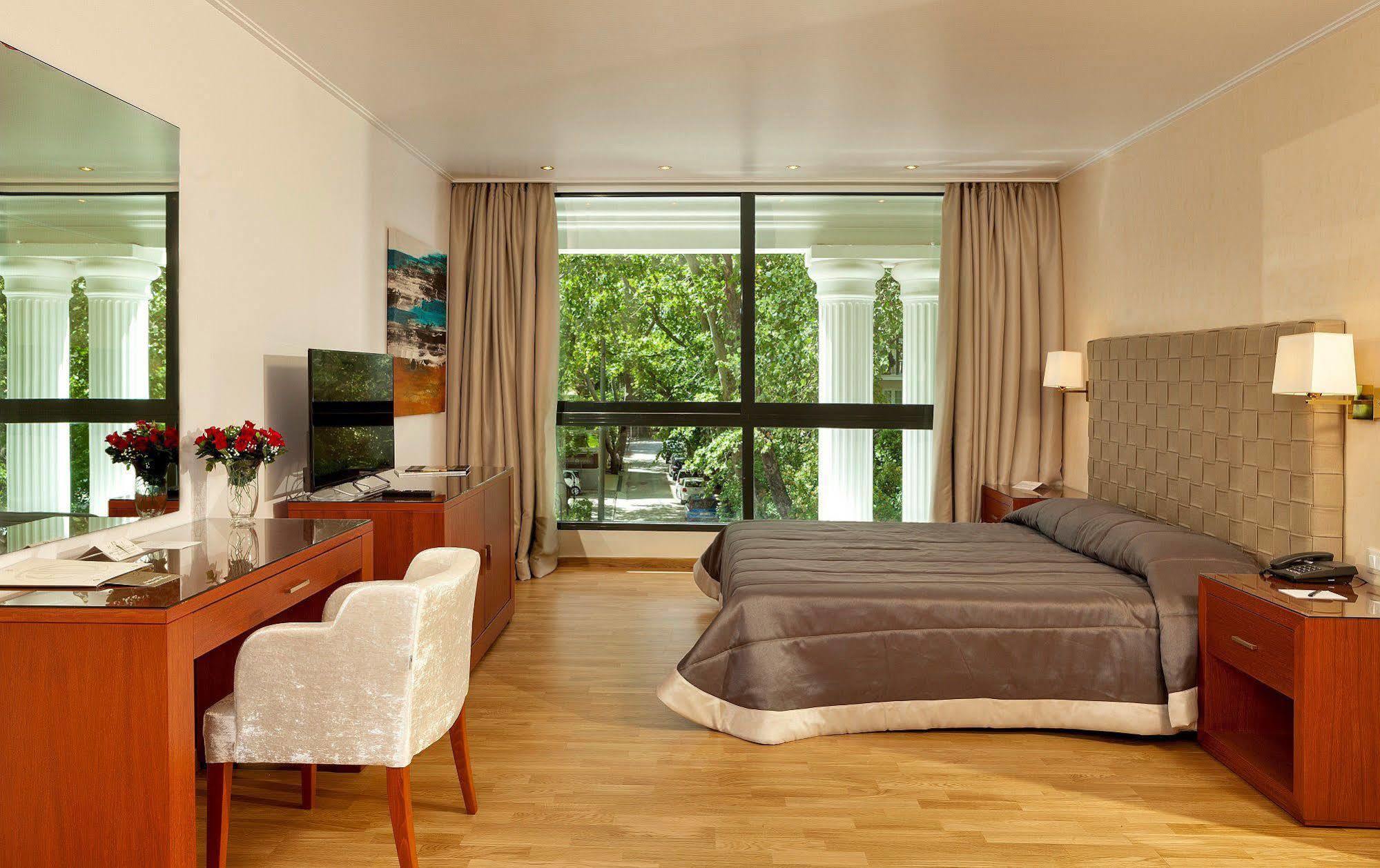 เทโอเซเนีย เรสซิเดนซ์ Hotel กีฟีเซีย ภายนอก รูปภาพ
