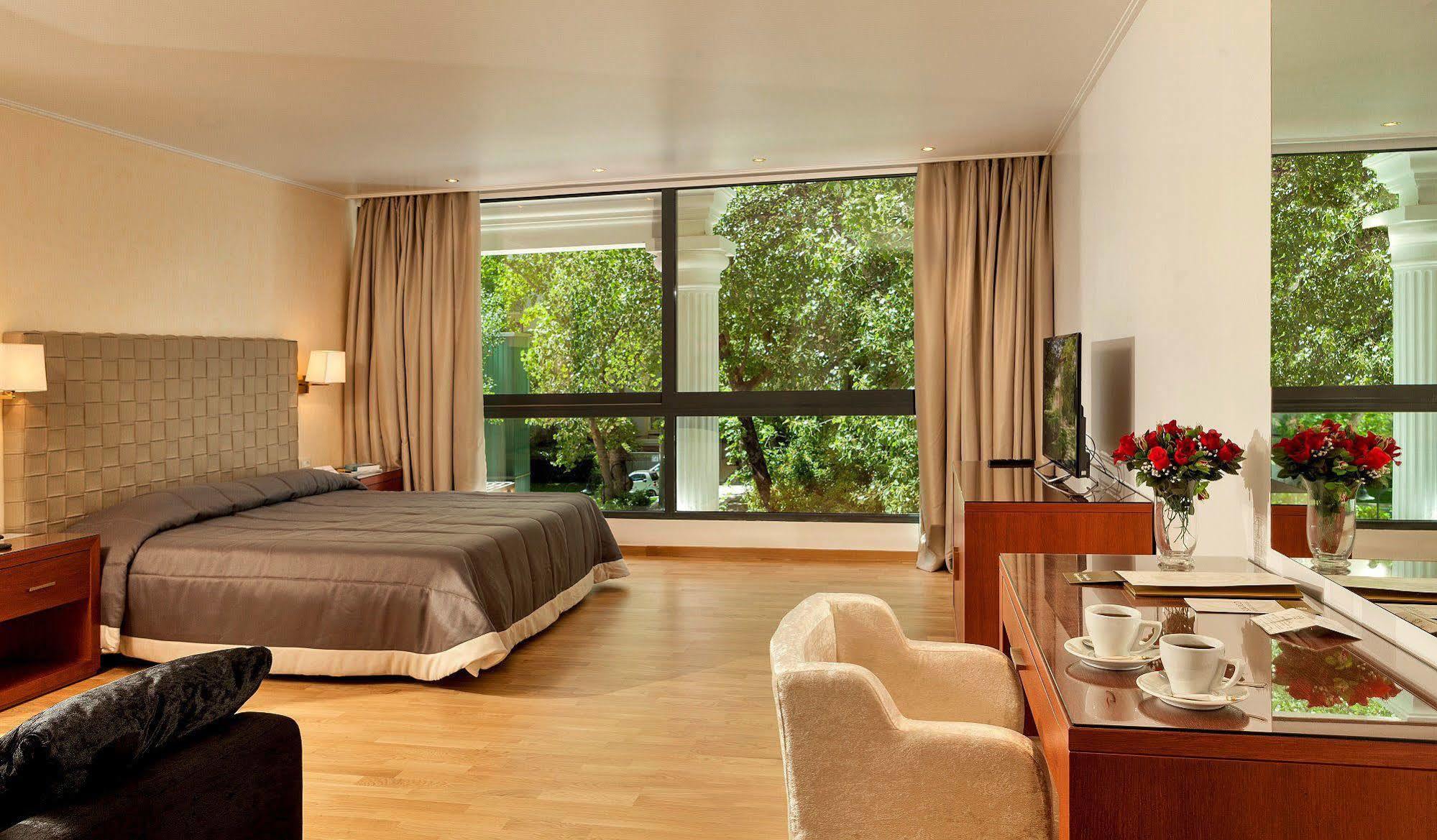 เทโอเซเนีย เรสซิเดนซ์ Hotel กีฟีเซีย ภายนอก รูปภาพ